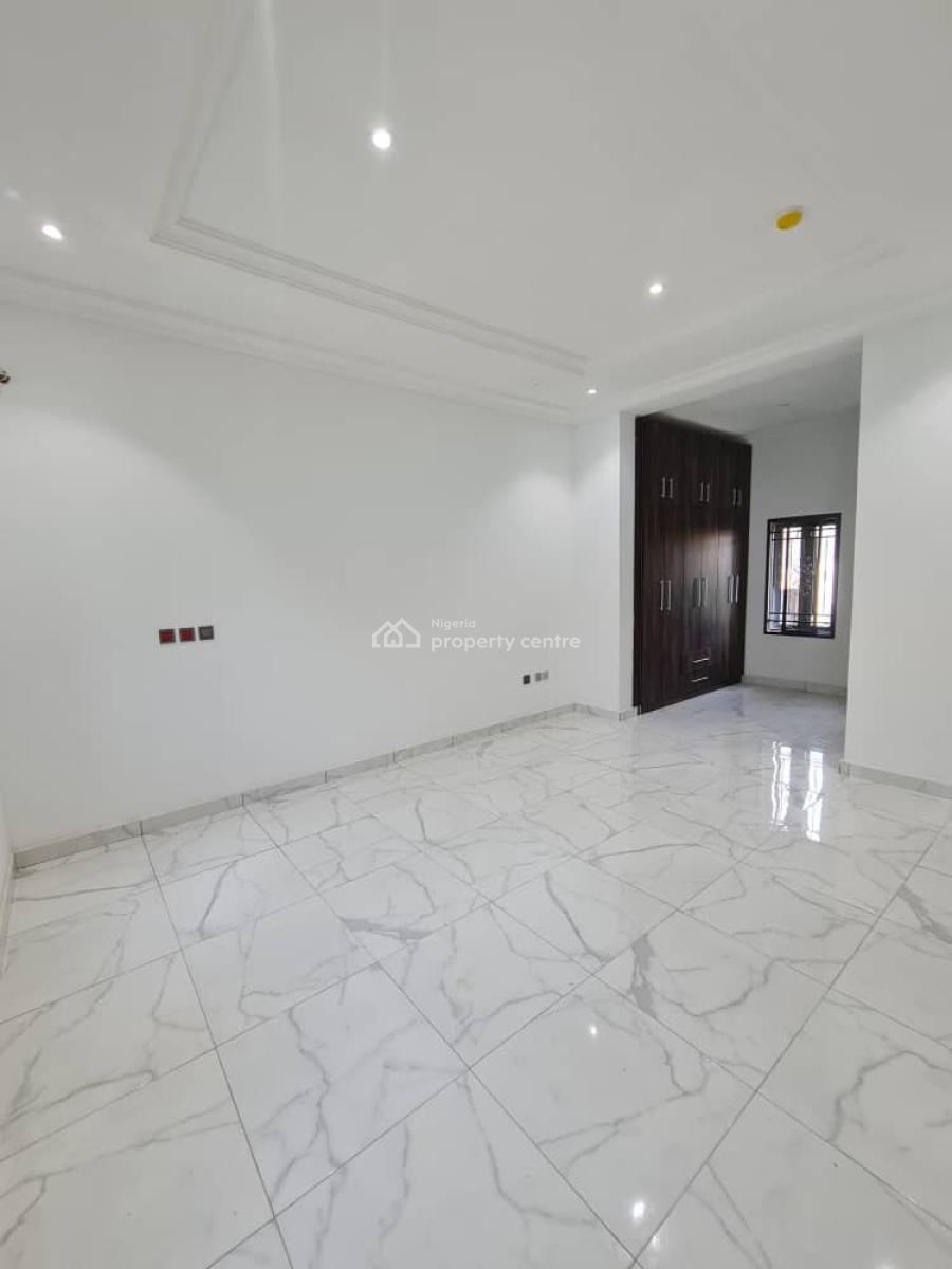 Spacious 5-bedroom Semi-detached Duplex + Bq + Swimming + Water Founta, Guzape Main, Guzape District, Abuja, Semi-detached Duplex for Sale