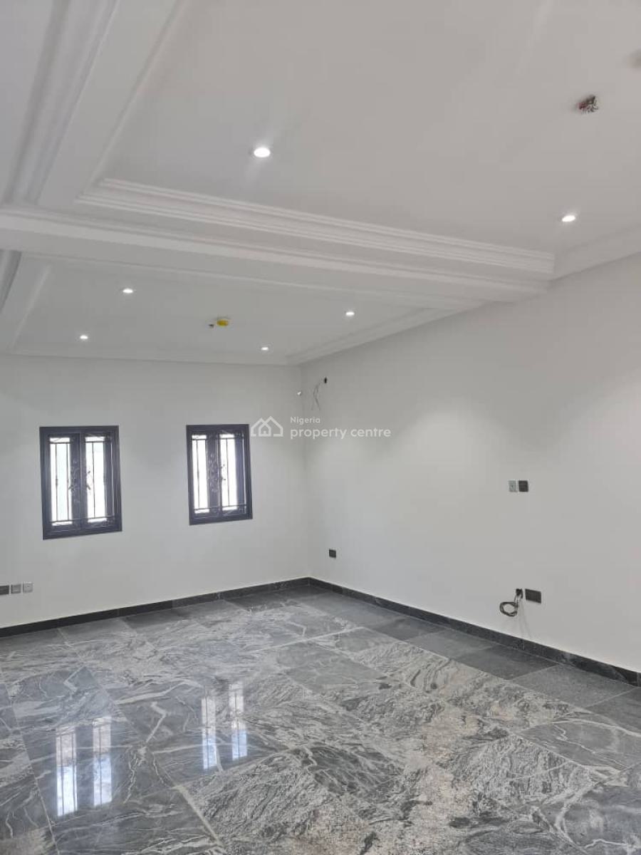 Spacious 5-bedroom Semi-detached Duplex + Bq + Swimming + Water Founta, Guzape Main, Guzape District, Abuja, Semi-detached Duplex for Sale