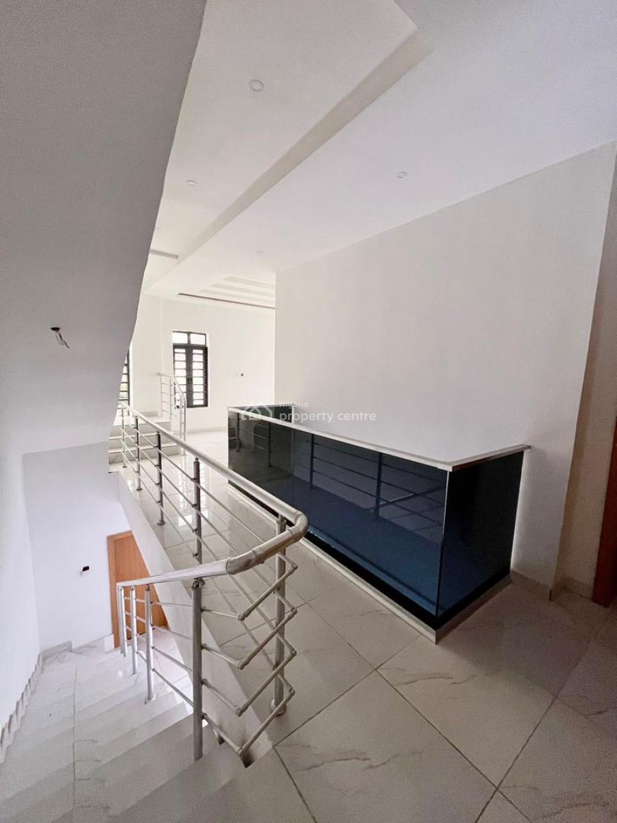 4 Bedrooms Semi Detached with a Bq, New Road, Lekki, Lagos, Semi-detached Duplex for Rent