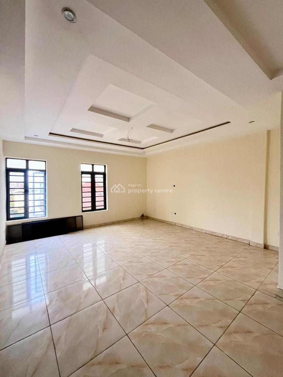 4 Bedrooms Semi Detached with a Bq, New Road, Lekki, Lagos, Semi-detached Duplex for Rent