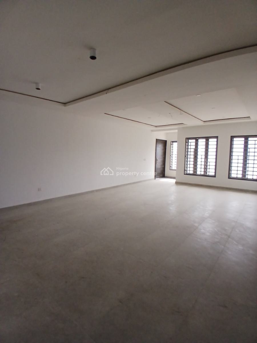 Newly Built and Serviced with 24/7 Power Supply 4 Bedroom En-suite Wit, Lekki Phase 1, Lekki, Lagos, Flat / Apartment for Sale