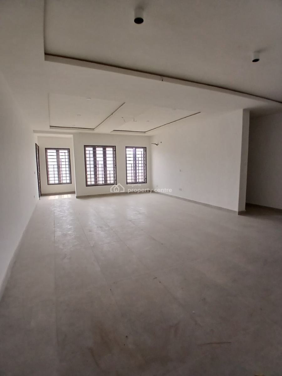 Newly Built and Serviced with 24/7 Power Supply 4 Bedroom En-suite Wit, Lekki Phase 1, Lekki, Lagos, Flat / Apartment for Sale