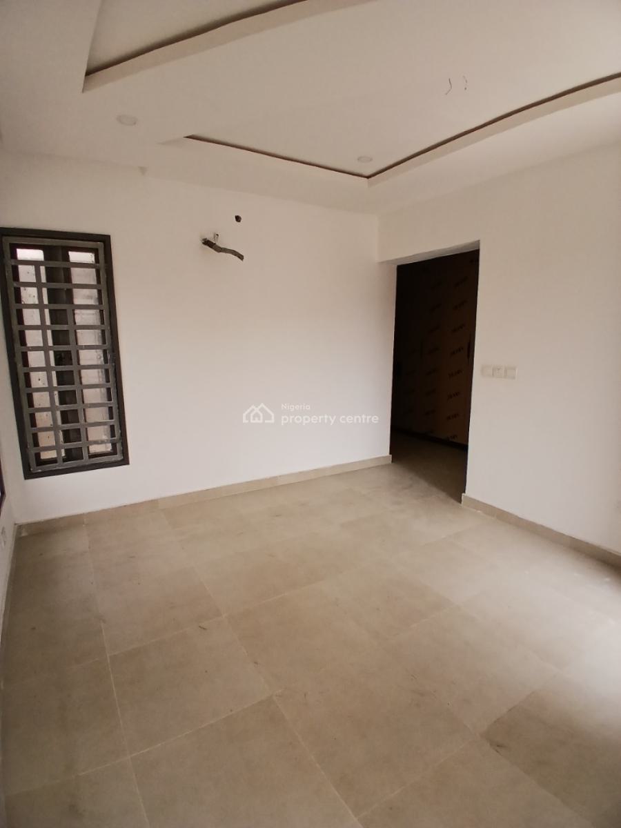 Newly Built and Serviced with 24/7 Power Supply 4 Bedroom En-suite Wit, Lekki Phase 1, Lekki, Lagos, Flat / Apartment for Sale