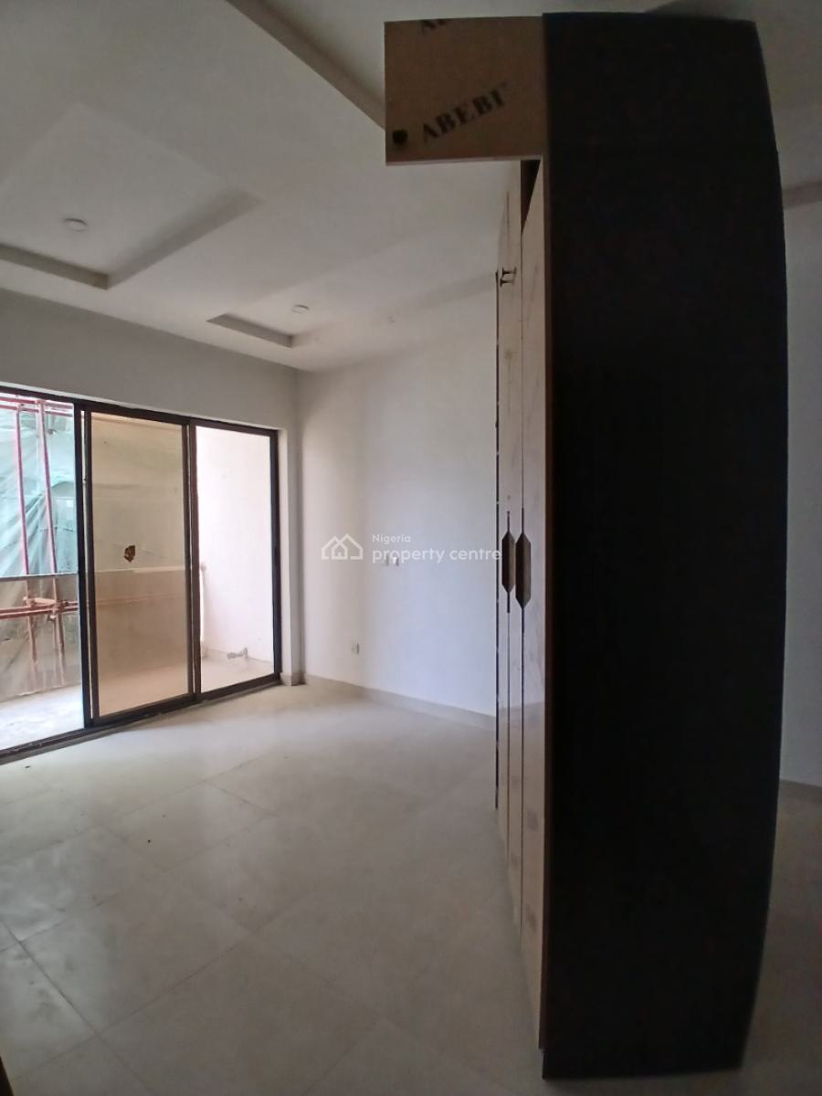 Newly Built and Serviced with 24/7 Power Supply 4 Bedroom En-suite Wit, Lekki Phase 1, Lekki, Lagos, Flat / Apartment for Sale