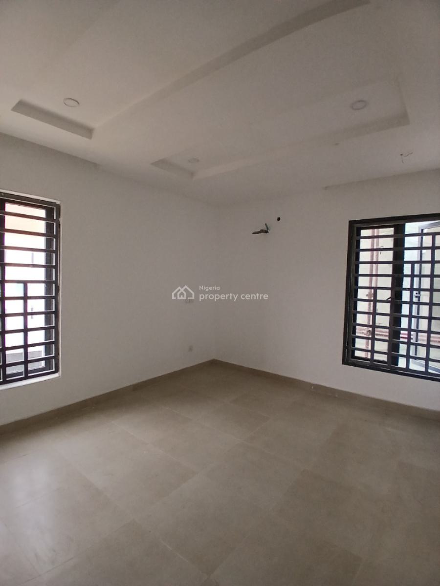 Newly Built and Serviced with 24/7 Power Supply 4 Bedroom En-suite Wit, Lekki Phase 1, Lekki, Lagos, Flat / Apartment for Sale