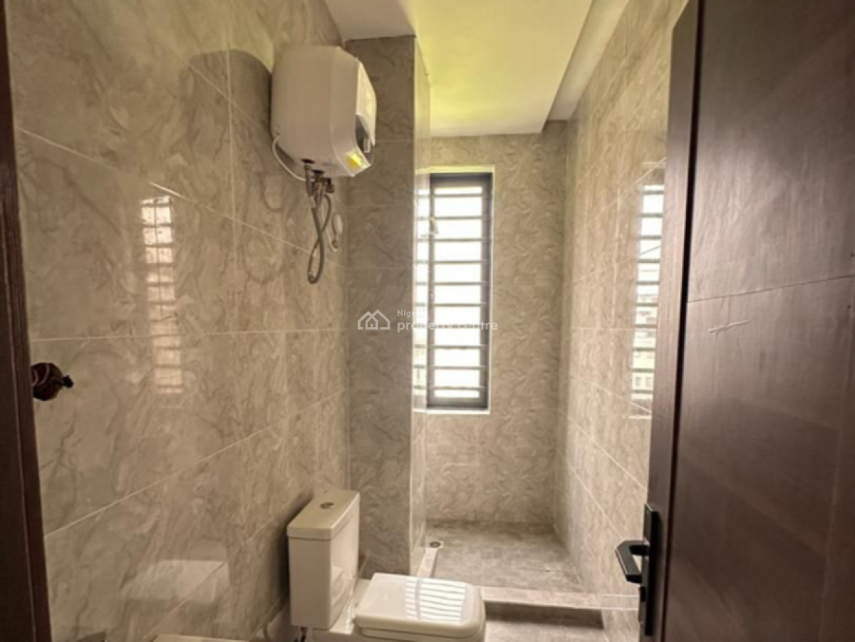 Contemporary 3 Bedroom Apartment Suitable for Investment, Lekki Phase 1, Lekki, Lagos, Flat / Apartment for Sale