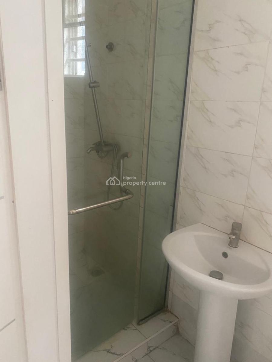 Nice Single Room in a Shared Apartment, Lekki, Lagos, Flat / Apartment for Rent