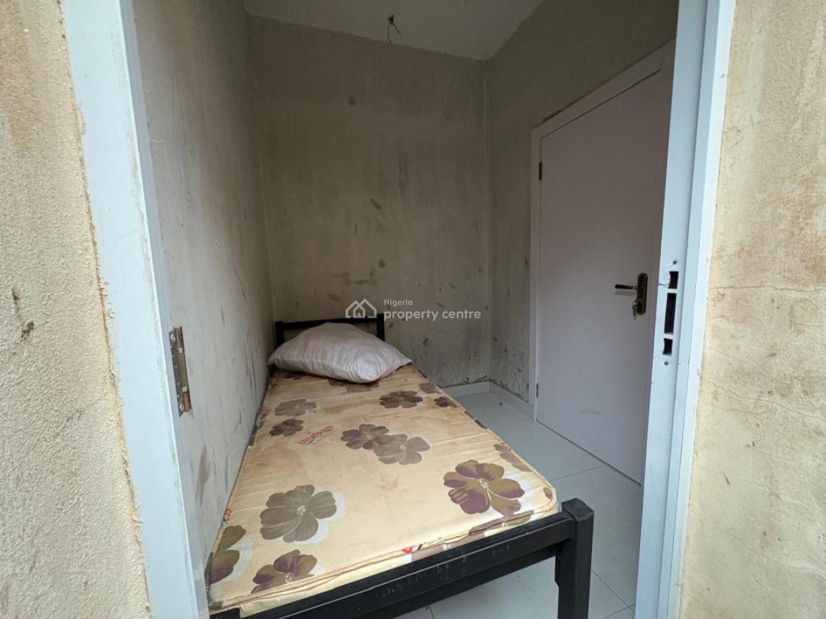 4bedroom Semi Detached with a Bq N Security House, Osapa, Lekki, Lagos, Semi-detached Duplex for Sale