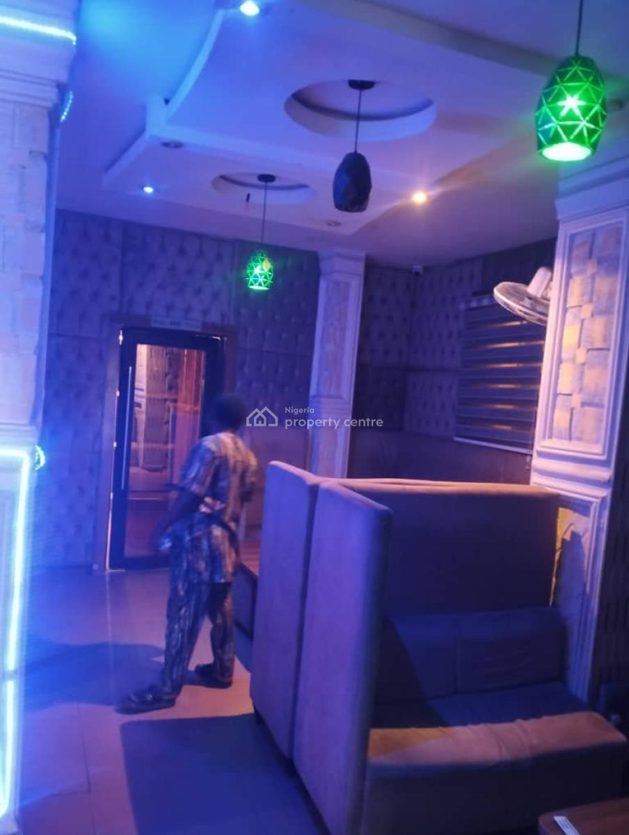 Functioning Hotel with Lounge, Ijesha, Surulere, Lagos, Hotel / Guest House for Sale