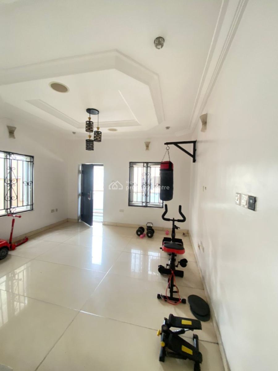 Single Room Shared Apartment with Workout Space and in an Estate, Chevron, Lekki, Lagos, Self Contain (single Rooms) for Rent