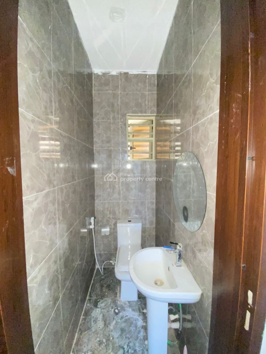 Spacious 2 Bedroom Apartment in an Estate, Chevron, Lekki, Lagos, Flat / Apartment for Rent