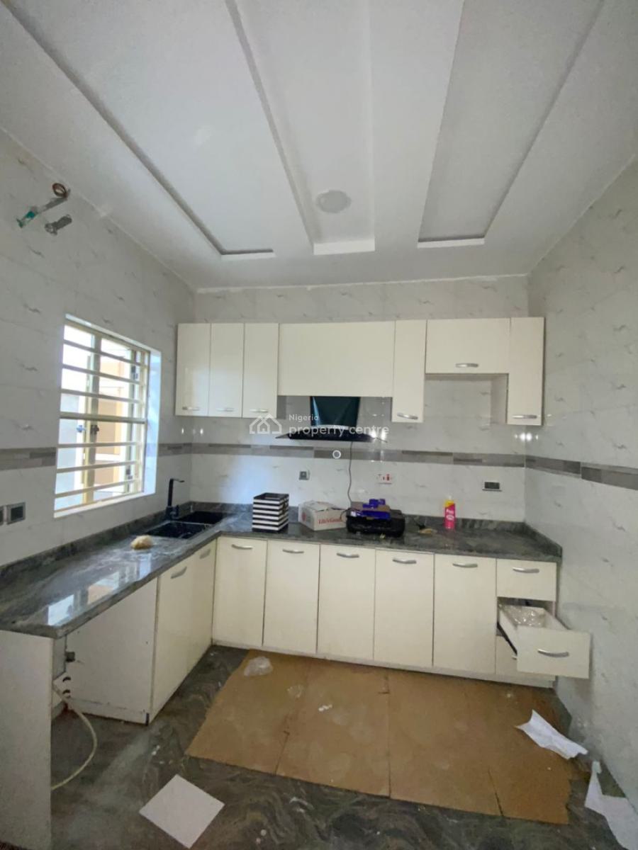 Spacious 2 Bedroom Apartment in an Estate, Chevron, Lekki, Lagos, Flat / Apartment for Rent