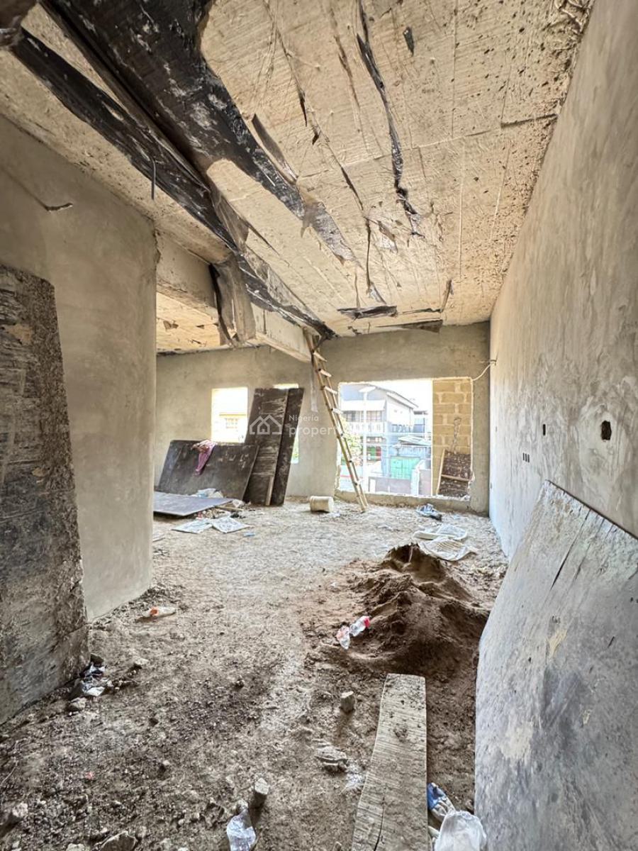 Exclusive Very Spacious 4 Bedrooms with Bq, Yaba, Lagos, Semi-detached Duplex for Sale