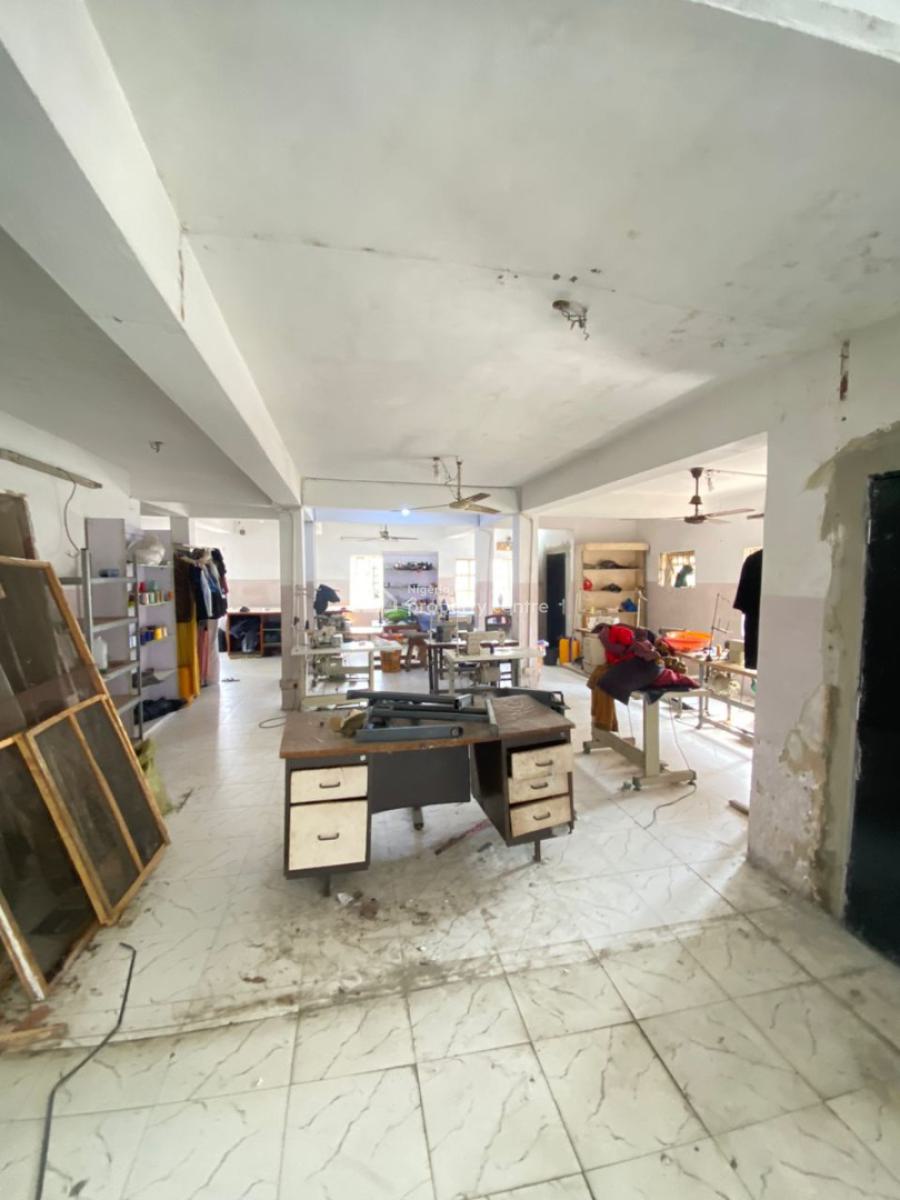 120 Square Metre Space with 2 Toilets, Ologolo, Lekki, Lagos, Commercial Property for Rent