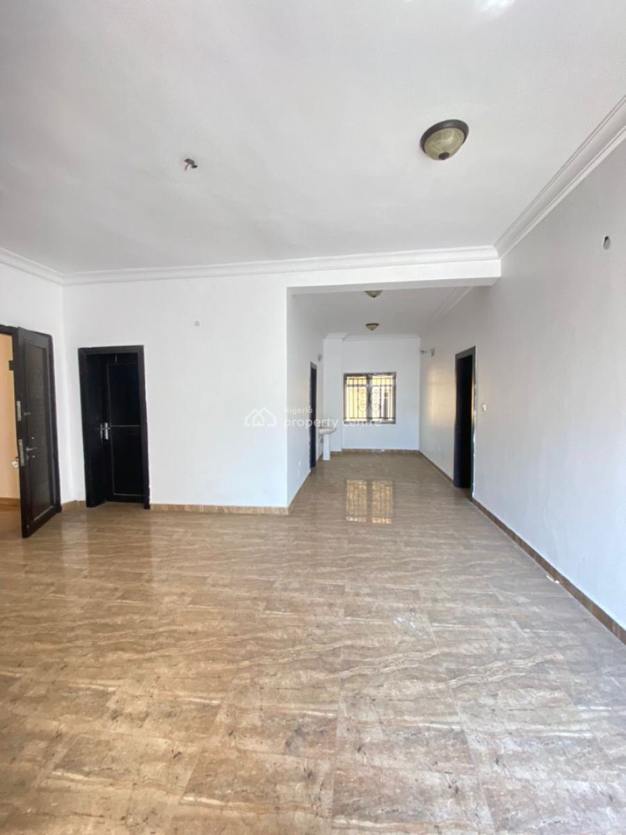 Spacious and Fully Serviced 3 Bedroom Apartment (upstairs), Agungi, Lekki, Lagos, Flat / Apartment for Rent