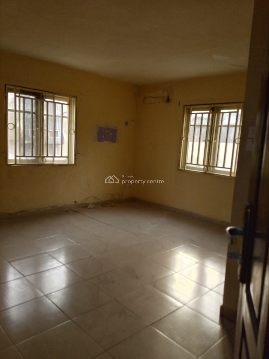 Unit of Spacious 3bedroom Flat in Secure Area, Off Akerele, Surulere, Lagos, Flat / Apartment for Rent