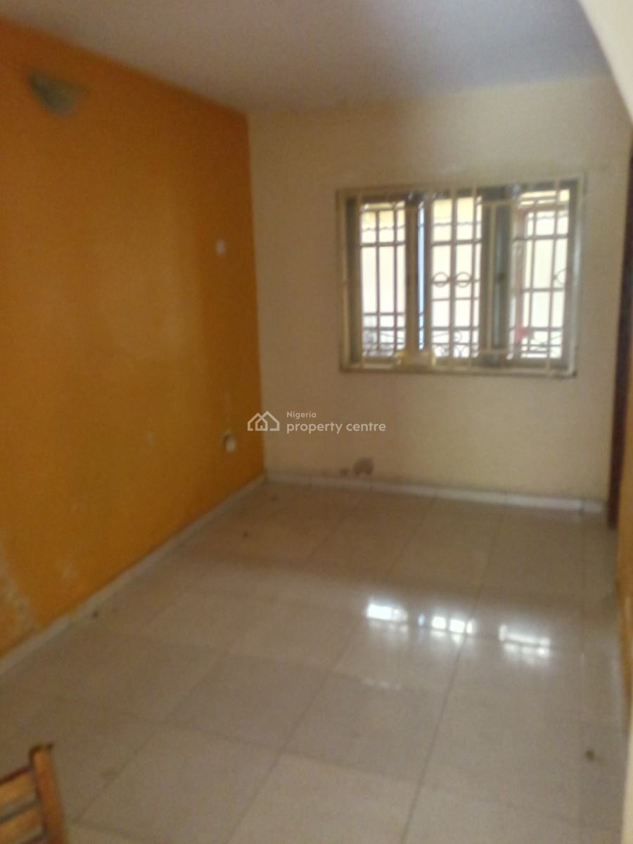 Unit of Spacious 3bedroom Flat in Secure Area, Off Akerele, Surulere, Lagos, Flat / Apartment for Rent