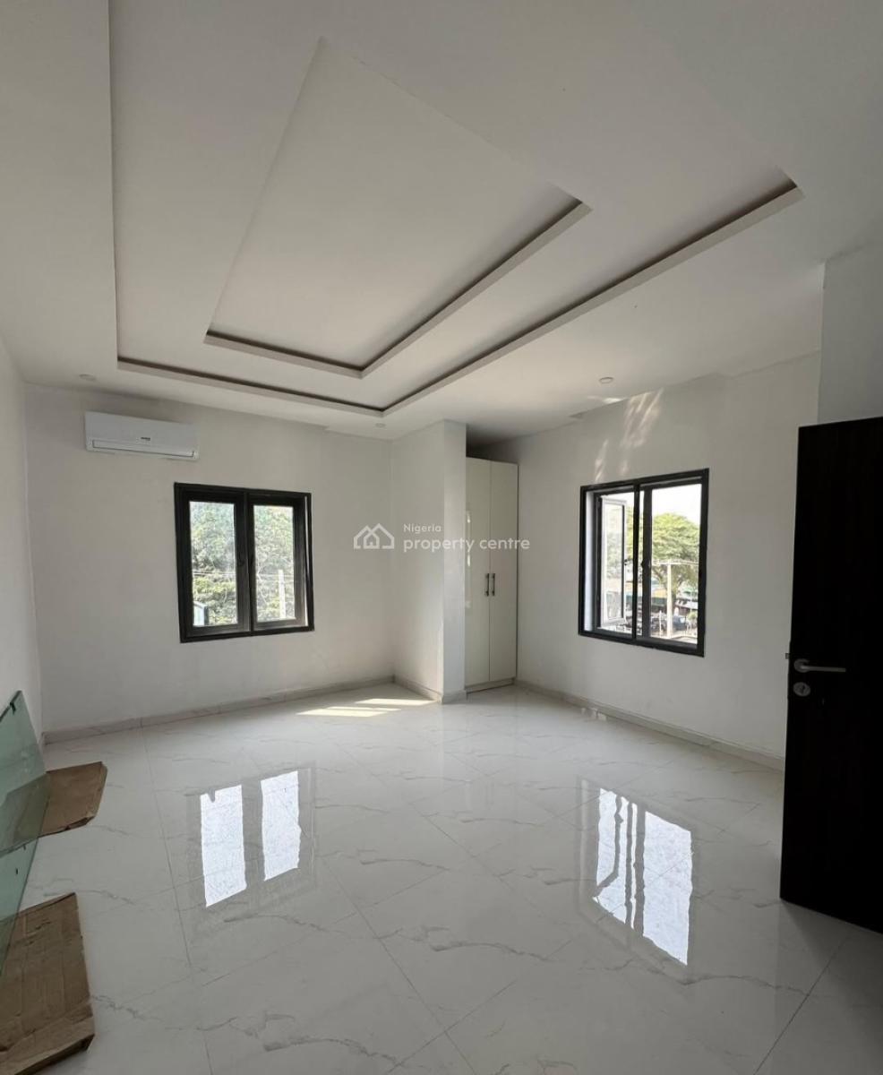 Serviced 2 Bedroom En-suite Flat with an Open Or Enclosed Fitted Kitch, Ikoyi, Lagos, Flat / Apartment for Rent