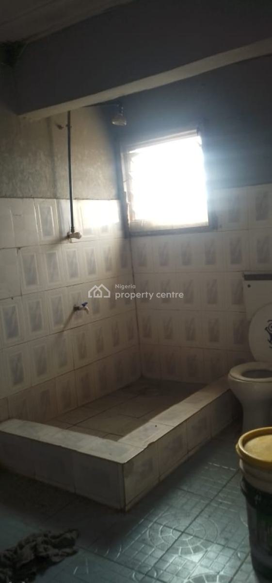 Decent Spacious Executive 2 Bedroom, Yaba, Lagos, Flat / Apartment for Rent