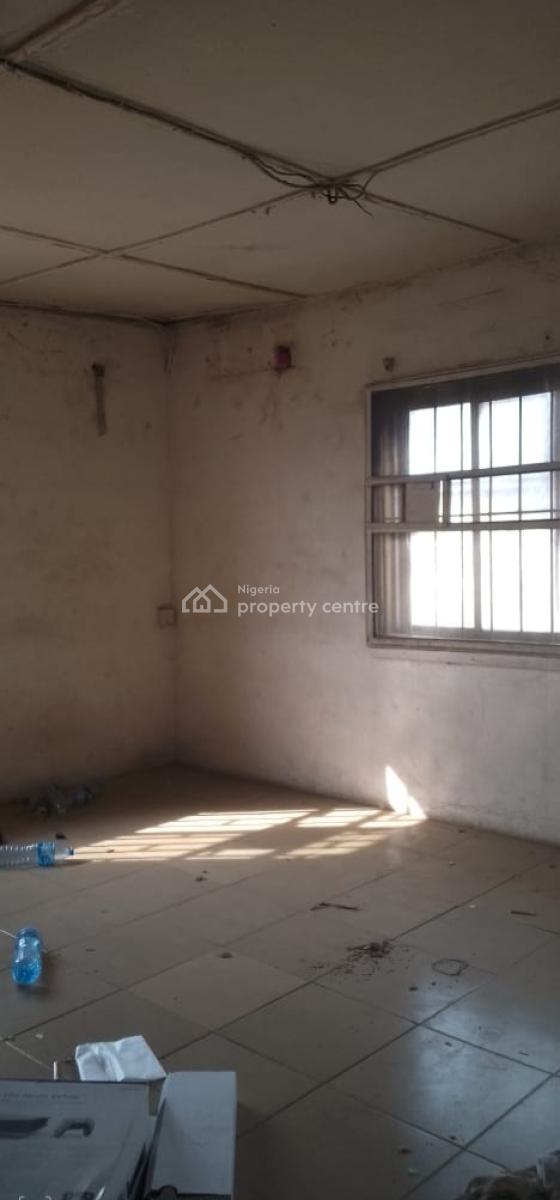 Decent Spacious Executive 2 Bedroom, Yaba, Lagos, Flat / Apartment for Rent