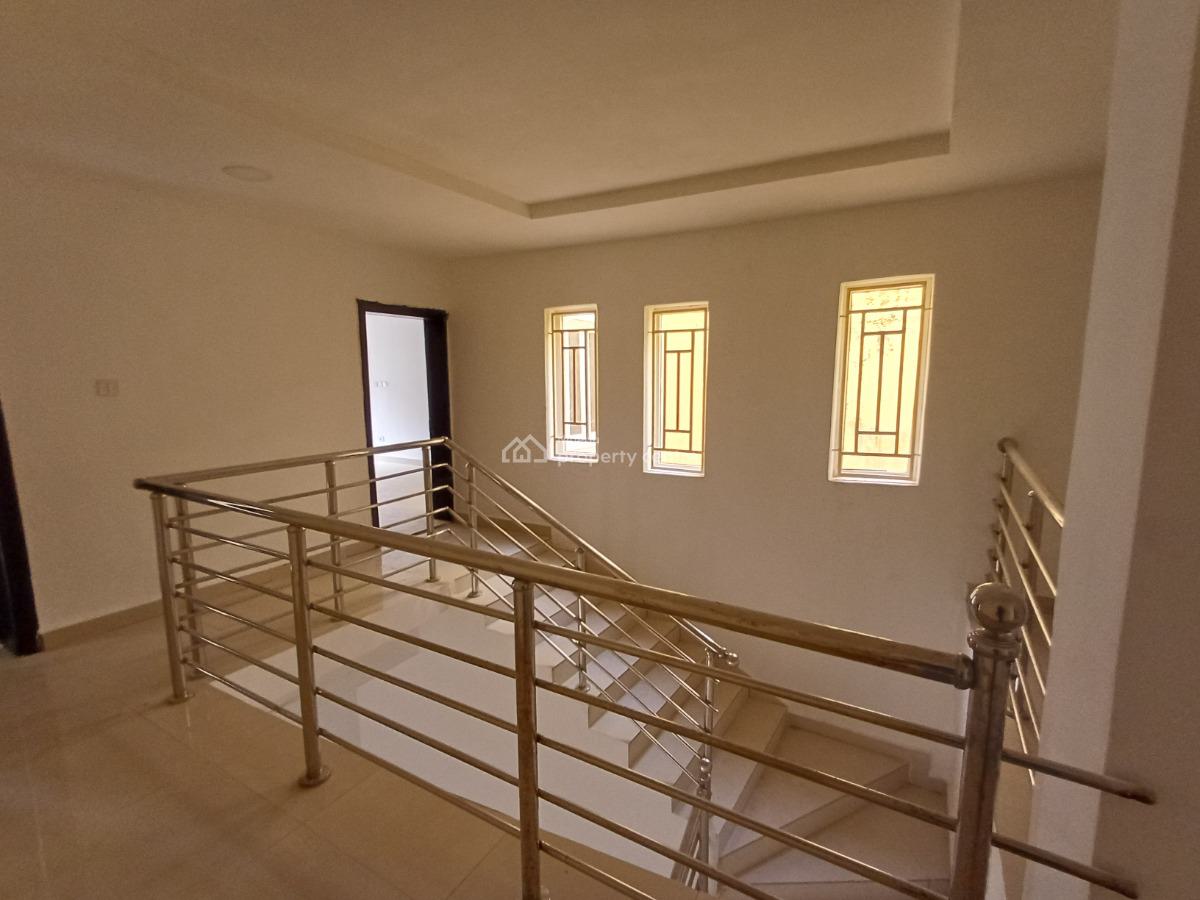 Brand New Spacious 4 Bedroom Semi-detached Duplex with Bq, Guzape District, Abuja, Semi-detached Duplex for Rent