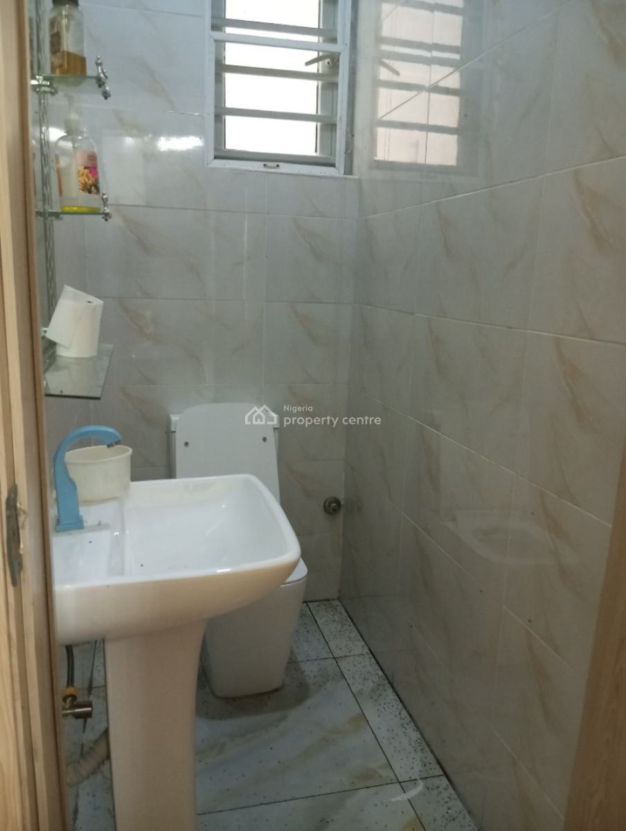 Specious 4 Bedrooms Semi Detached with a Bq, Along Chevron Drive, Lekki, Lagos, Semi-detached Duplex for Rent