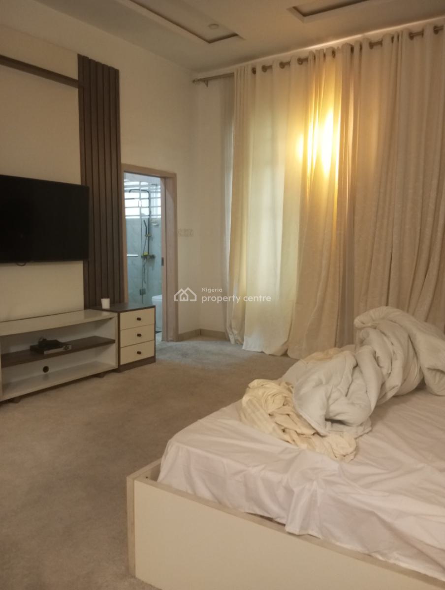 Specious 4 Bedrooms Semi Detached with a Bq, Along Chevron Drive, Lekki, Lagos, Semi-detached Duplex for Rent