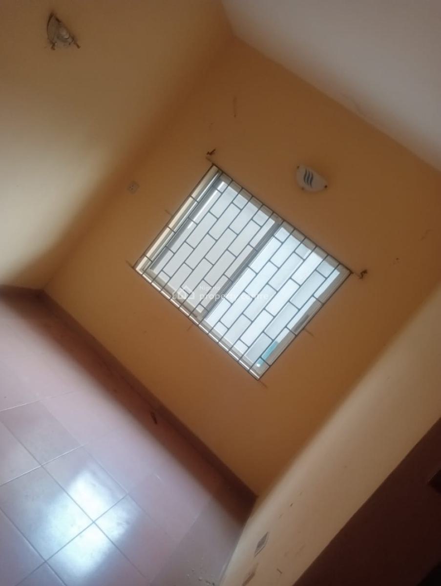 a Spacious 3 Bedroom Flat, Magodo, Lagos, Flat / Apartment for Rent