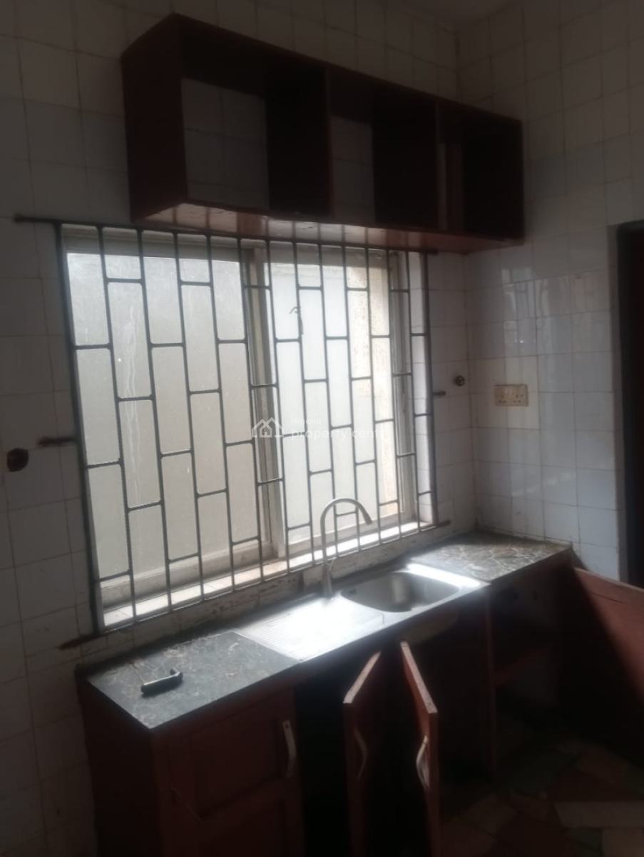a Spacious 3 Bedroom Flat, Magodo, Lagos, Flat / Apartment for Rent