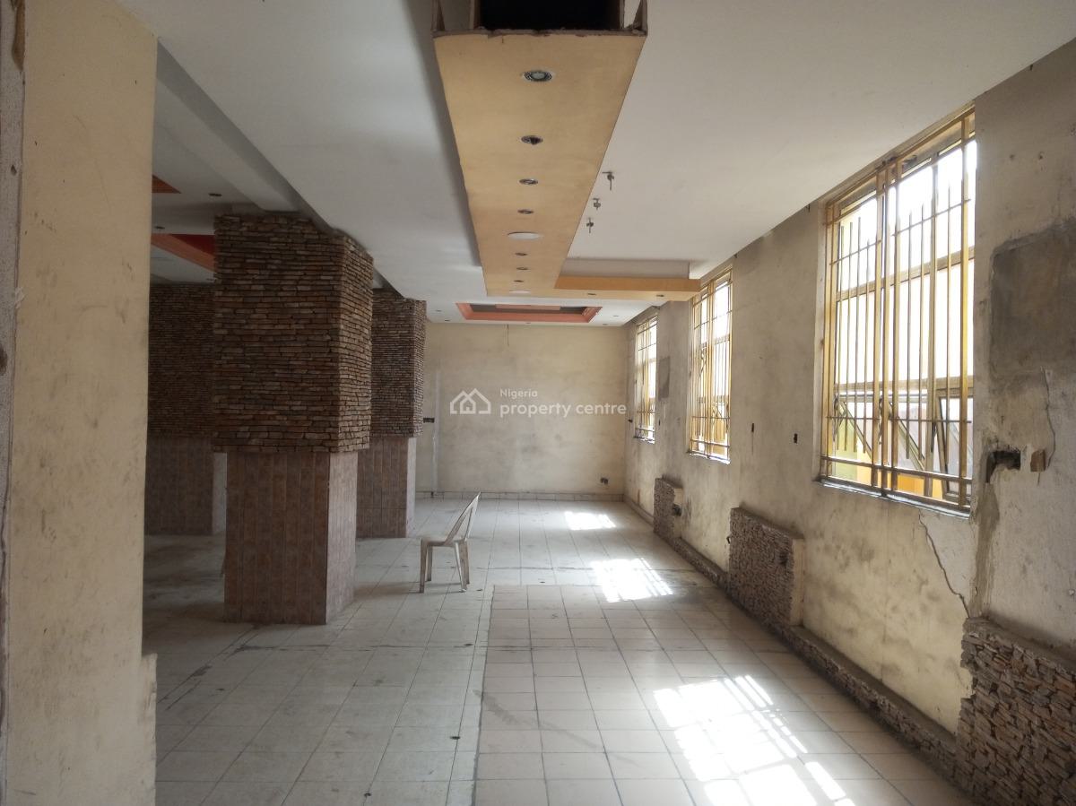 Commercial Space in a Plaza, Ajah, Lagos, Plaza / Complex / Mall for Rent