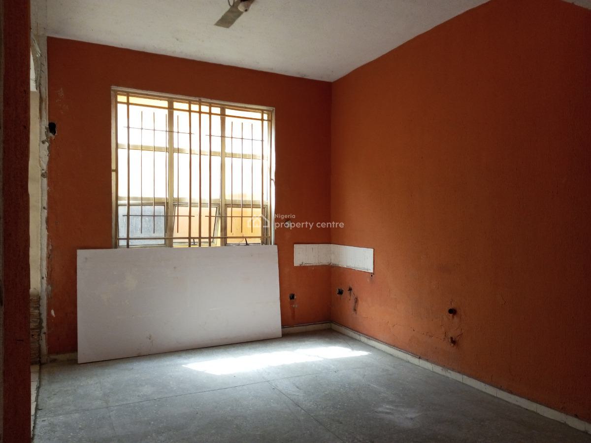Commercial Space in a Plaza, Ajah, Lagos, Plaza / Complex / Mall for Rent
