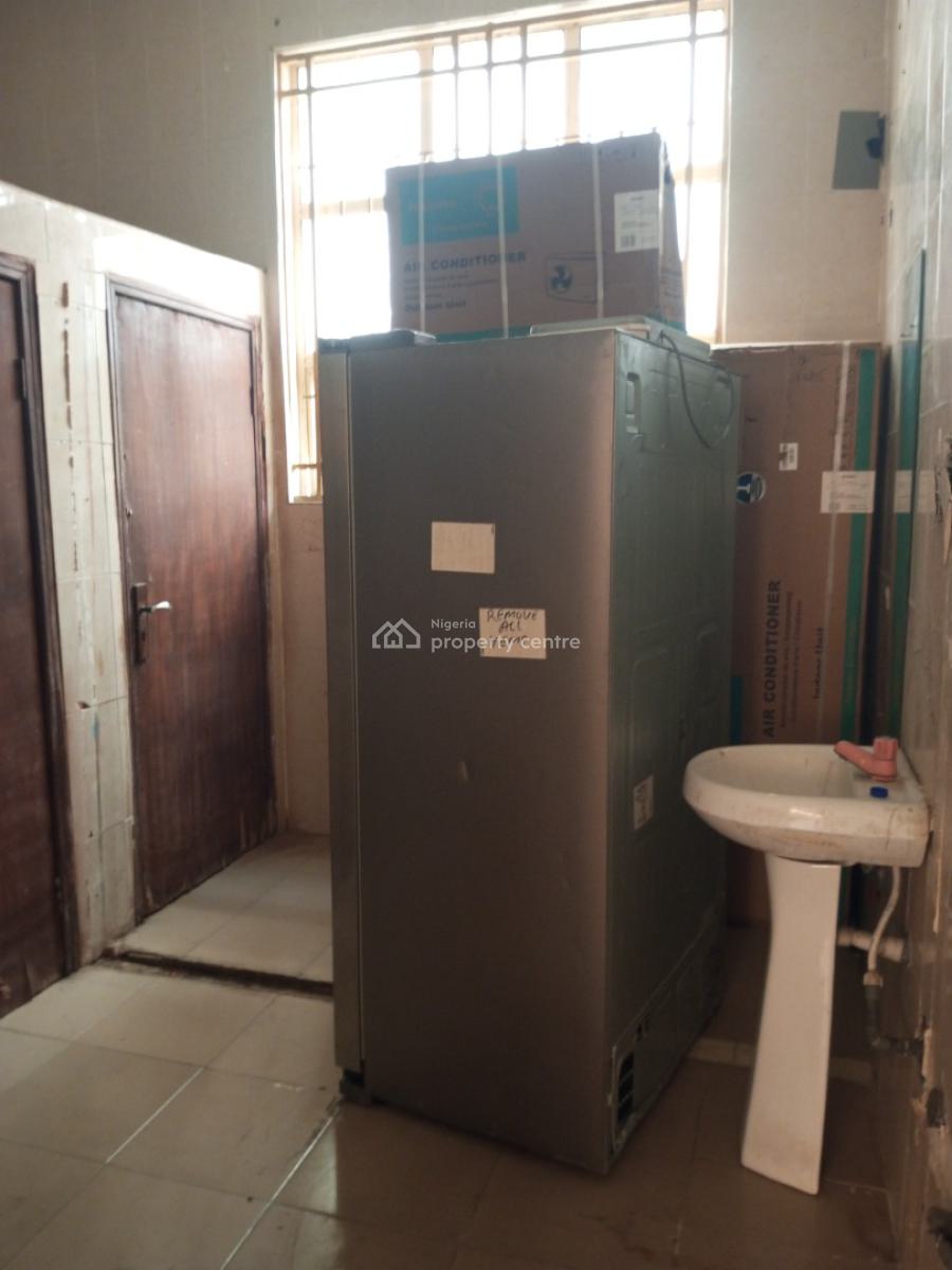 Commercial Space in a Plaza, Ajah, Lagos, Plaza / Complex / Mall for Rent