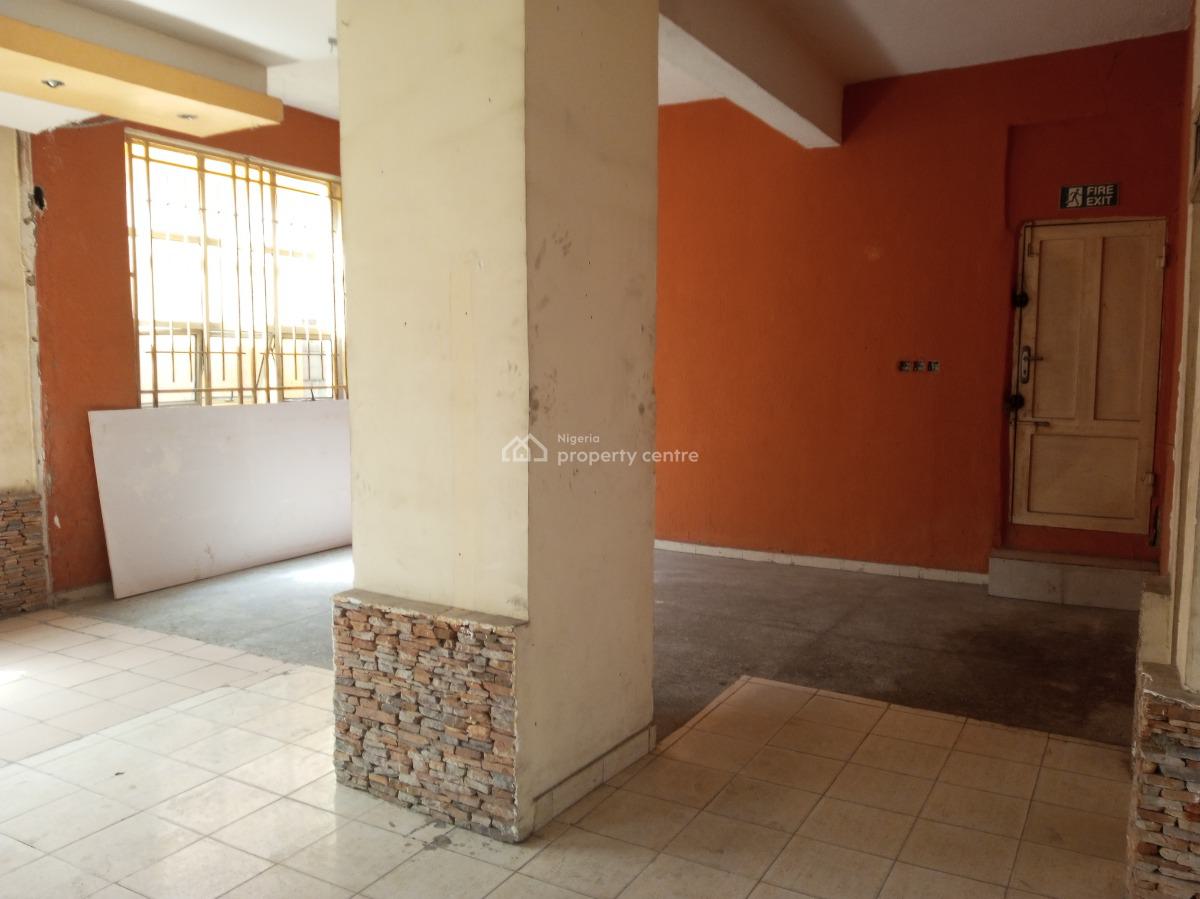 Commercial Space in a Plaza, Ajah, Lagos, Plaza / Complex / Mall for Rent