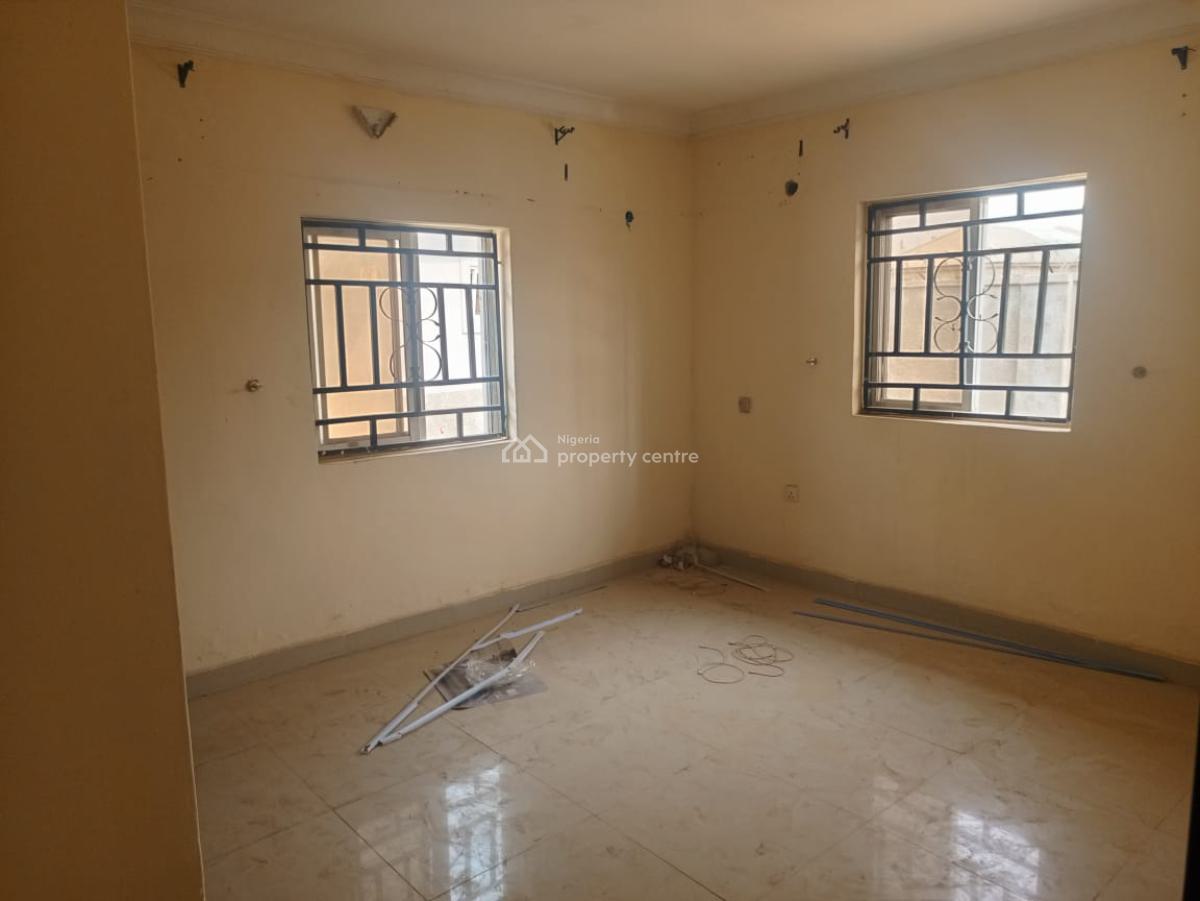 Well Maintained 2 Bedroom Semi Detached Bungalow with Private Compound, Trademore, Lugbe District, Abuja, Semi-detached Bungalow for Rent