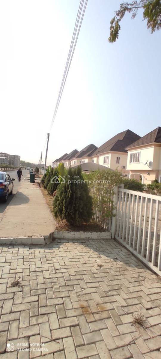 Well Maintained 4 Bedrooms Semi Detached Duplex with Bq, River Park Estate, Lugbe District, Abuja, Semi-detached Duplex for Sale