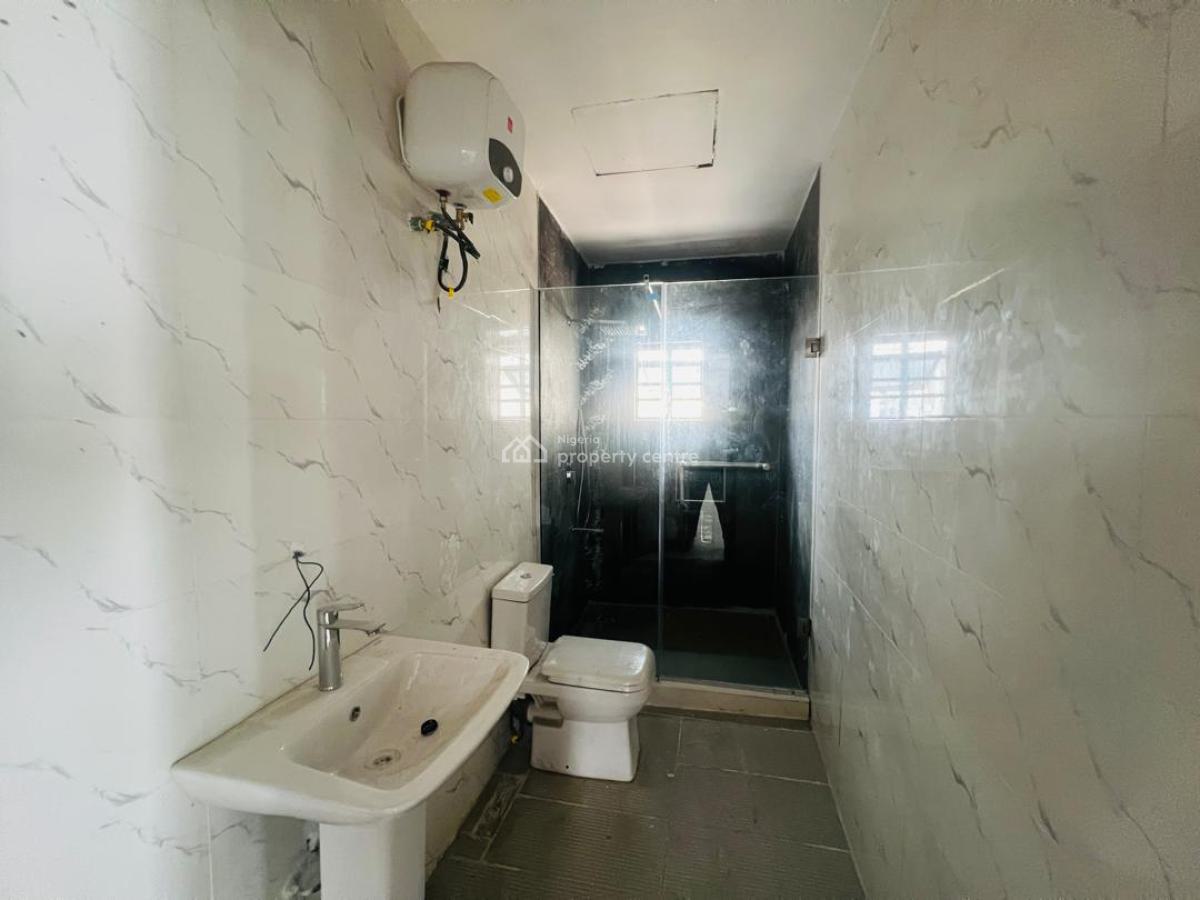 2 Bedroom Terrace Duplex with Fitted Ac, Lekki Phase 1, Lekki, Lagos, Terraced Duplex for Rent