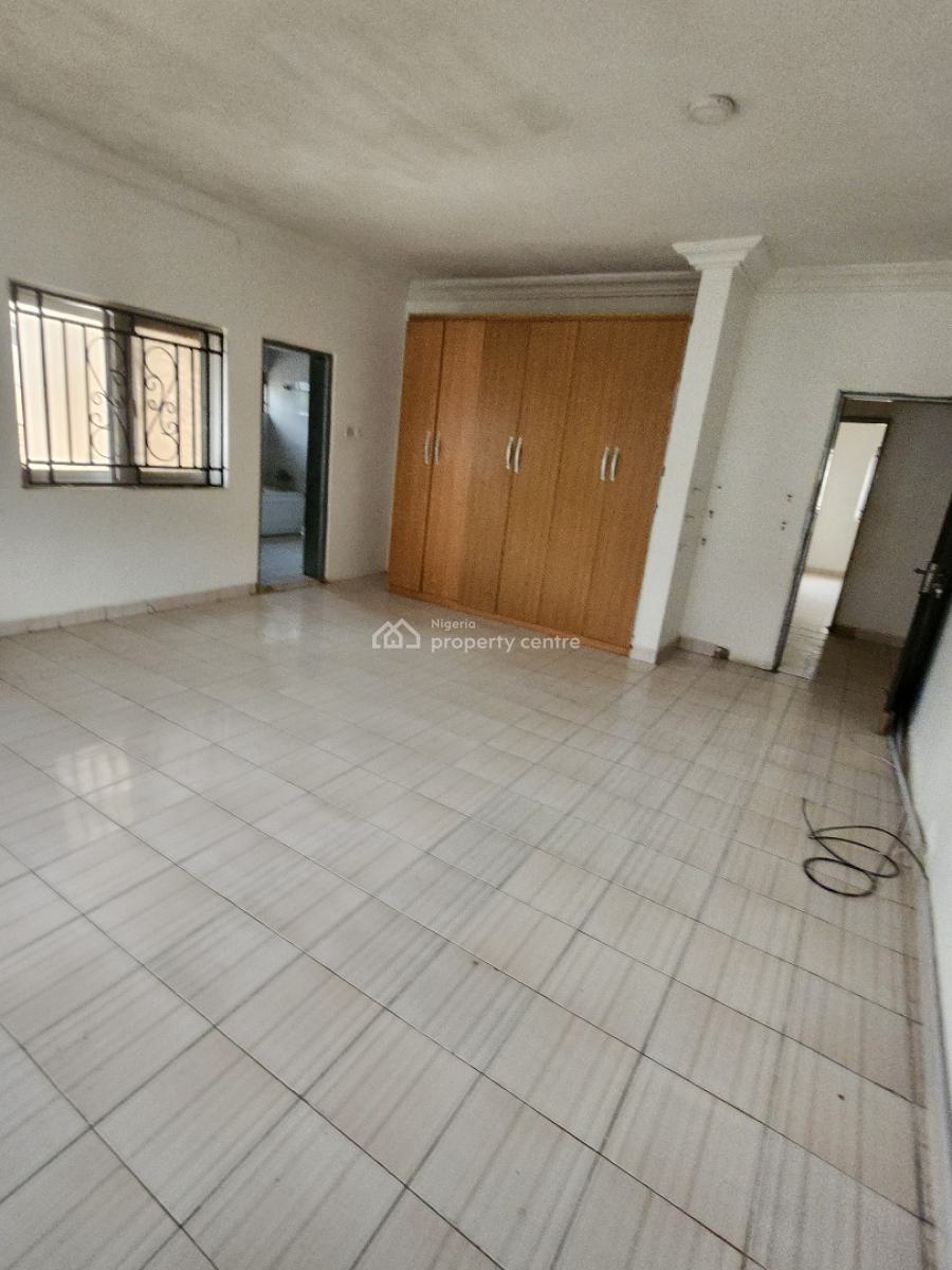 Spacious 3 Bedroom Flat, 1st Floor, Private Compound,tarred, By Hmedix, Guzape District, Abuja, Flat / Apartment for Rent
