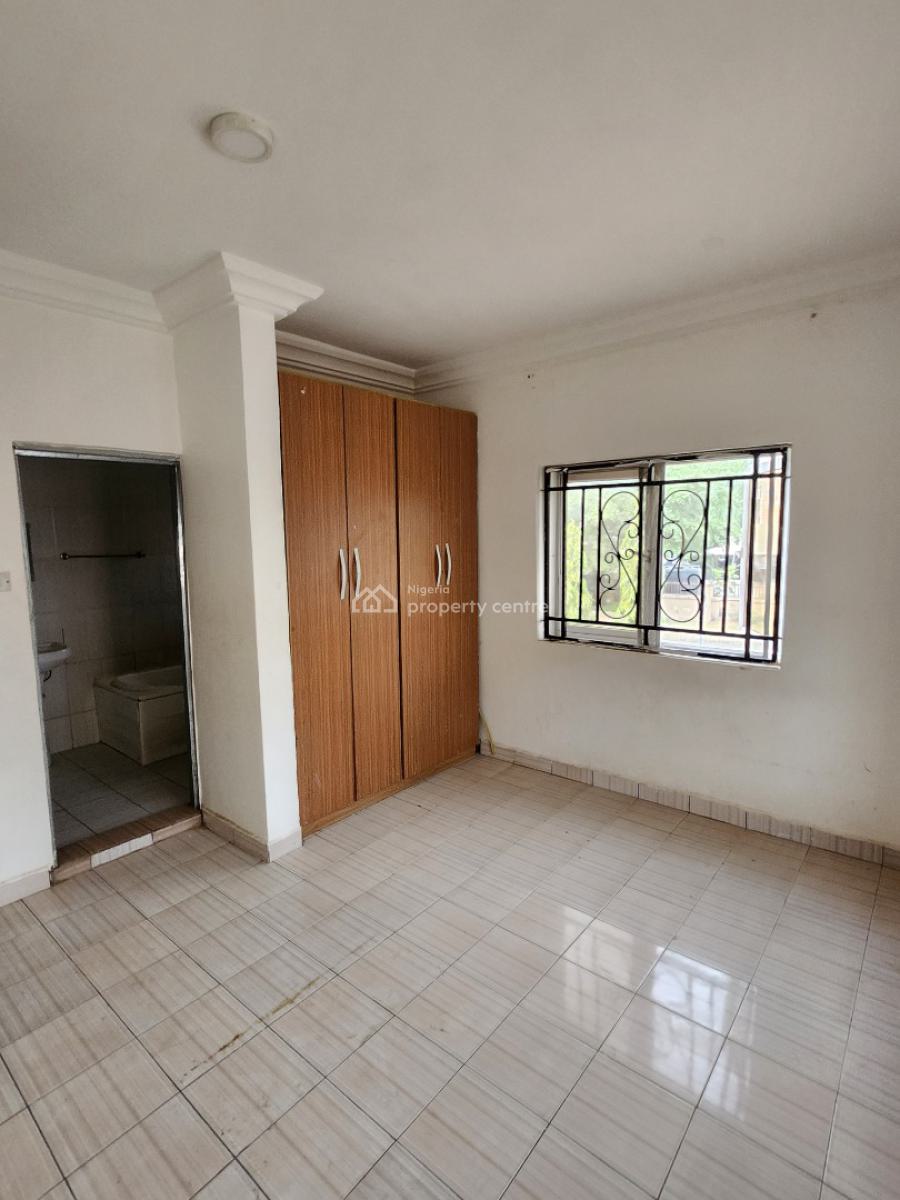 Spacious 3 Bedroom Flat, 1st Floor, Private Compound,tarred, By Hmedix, Guzape District, Abuja, Flat / Apartment for Rent