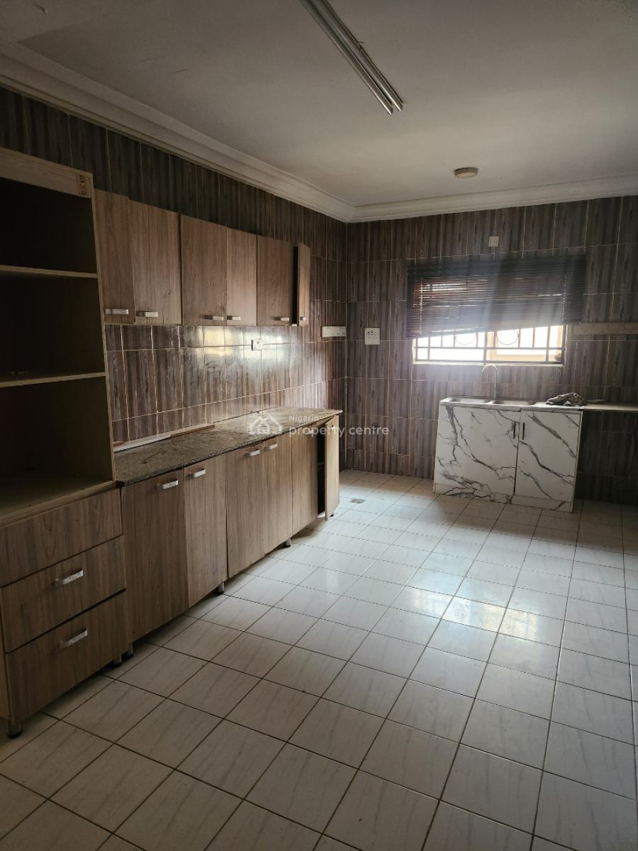 Spacious 3 Bedroom Flat, 1st Floor, Private Compound,tarred, By Hmedix, Guzape District, Abuja, Flat / Apartment for Rent