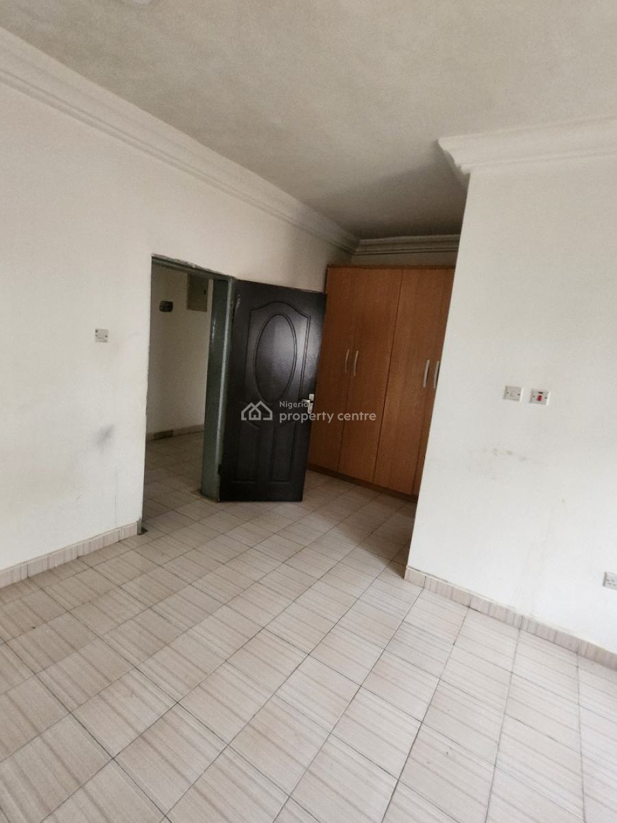 Spacious 3 Bedroom Flat, 1st Floor, Private Compound,tarred, By Hmedix, Guzape District, Abuja, Flat / Apartment for Rent