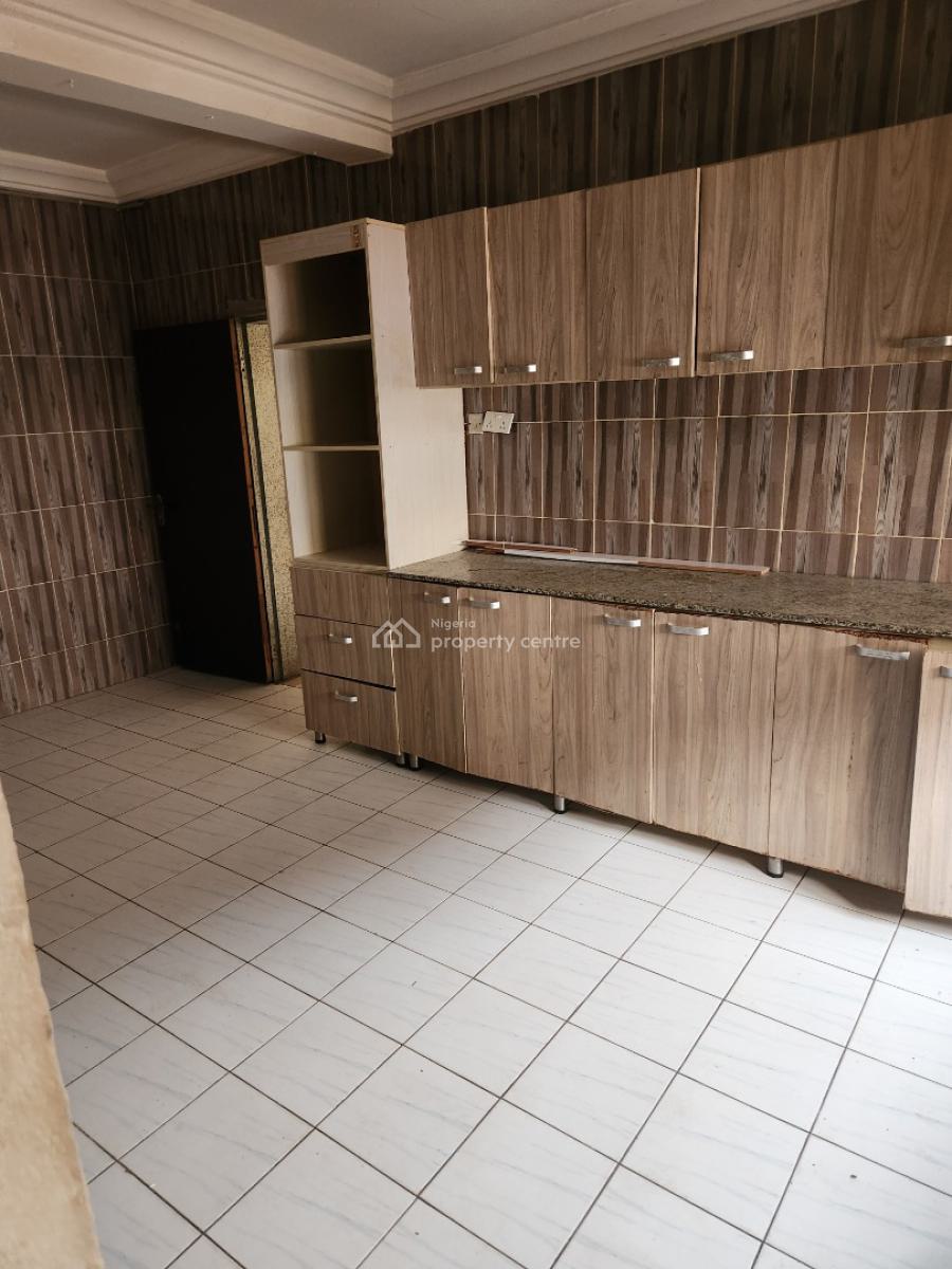 Spacious 3 Bedroom Flat, 1st Floor, Private Compound,tarred, By Hmedix, Guzape District, Abuja, Flat / Apartment for Rent