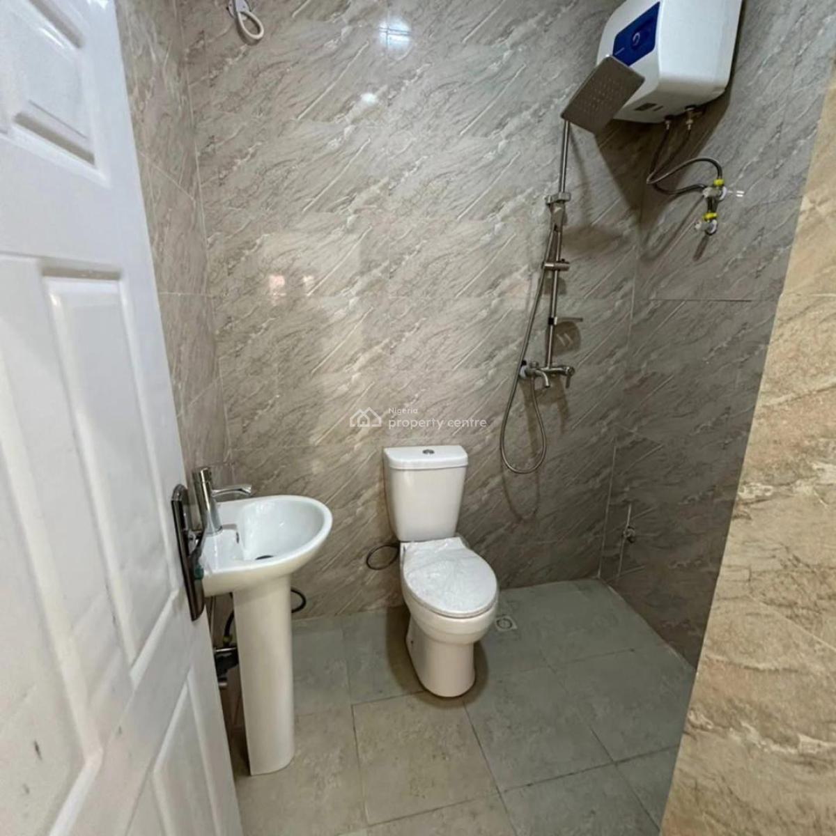 3 Bedrooms Apartment (second Floor), Wuye, Abuja, Block of Flats for Sale