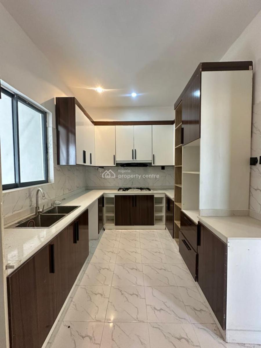 𝐄𝐋𝐋 𝐌𝐀𝐈𝐍𝐓𝐀𝐈𝐍𝐄𝐃 2 𝐁𝐄𝐃𝐑𝐎𝐎𝐌 𝐀𝐏𝐀𝐑𝐓𝐌𝐄𝐍𝐓, Ikate, Lekki, Lagos, Flat / Apartment for Rent