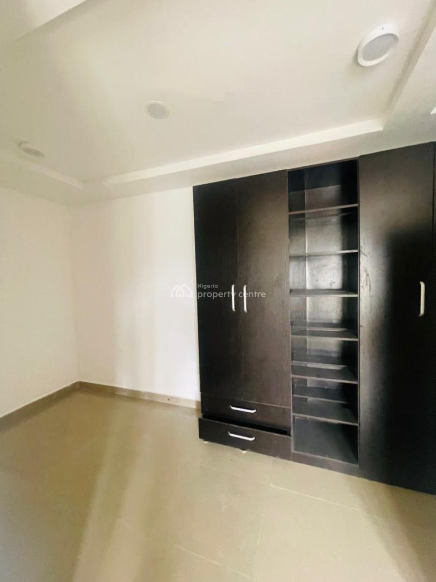 𝐖𝐄𝐋𝐋 𝐌𝐀𝐈𝐍𝐓𝐀𝐈𝐍𝐄𝐃 3 𝐁𝐄𝐃𝐑𝐎𝐎𝐌 𝐓𝐄𝐑𝐑𝐀𝐂𝐄 𝐃𝐔𝐏𝐋, Lekki, Lagos, Terraced Duplex for Rent
