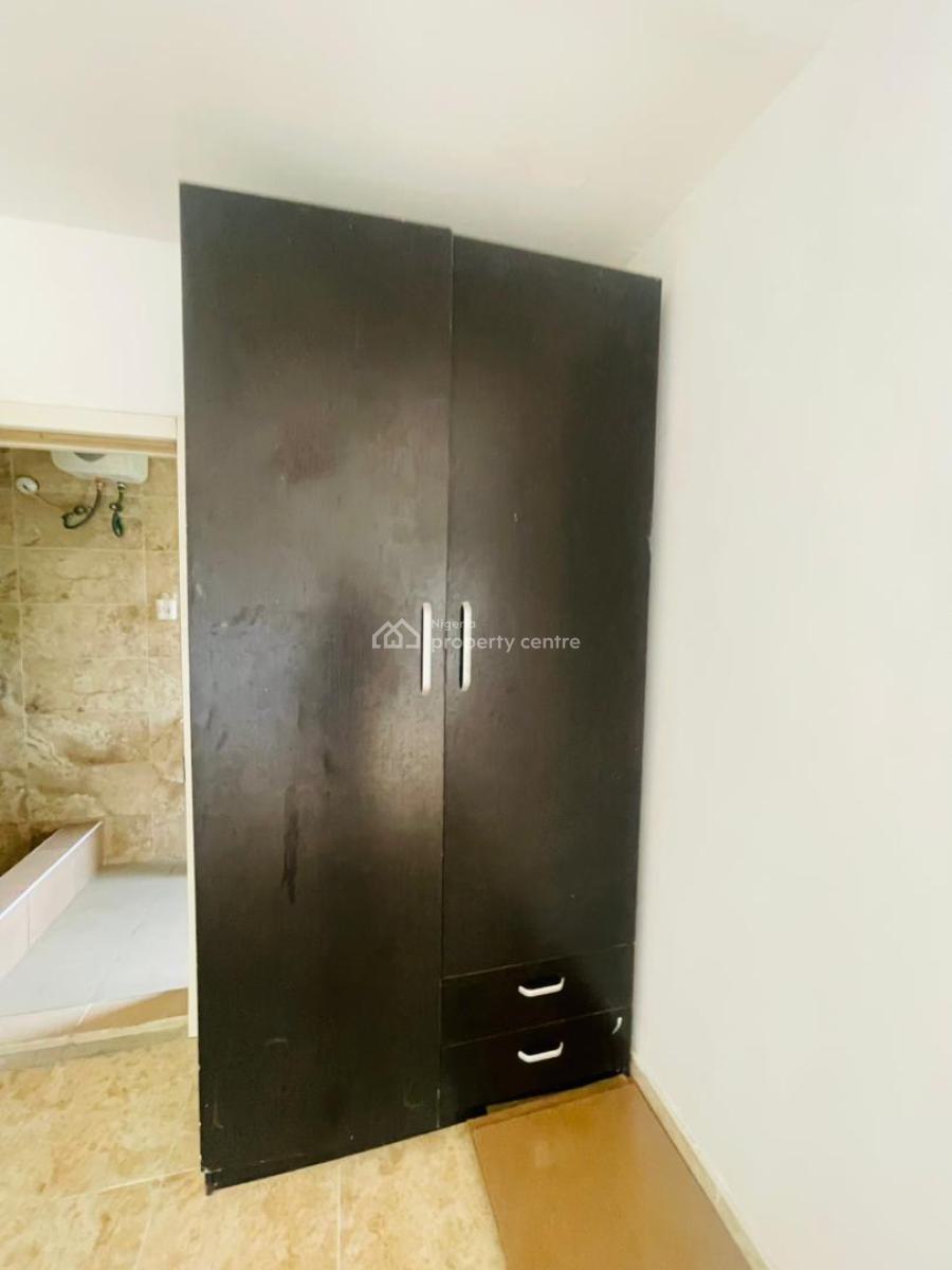 𝐖𝐄𝐋𝐋 𝐌𝐀𝐈𝐍𝐓𝐀𝐈𝐍𝐄𝐃 3 𝐁𝐄𝐃𝐑𝐎𝐎𝐌 𝐓𝐄𝐑𝐑𝐀𝐂𝐄 𝐃𝐔𝐏𝐋, Lekki, Lagos, Terraced Duplex for Rent