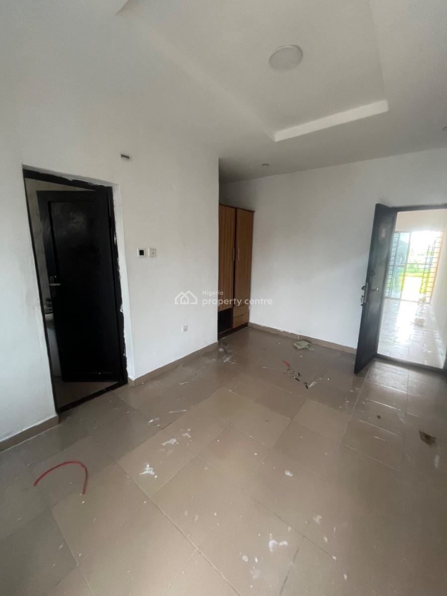Spacious Clean Shared Apartment Single Room, Lekki Scheme 2, Ajah, Lagos, Flat / Apartment for Rent