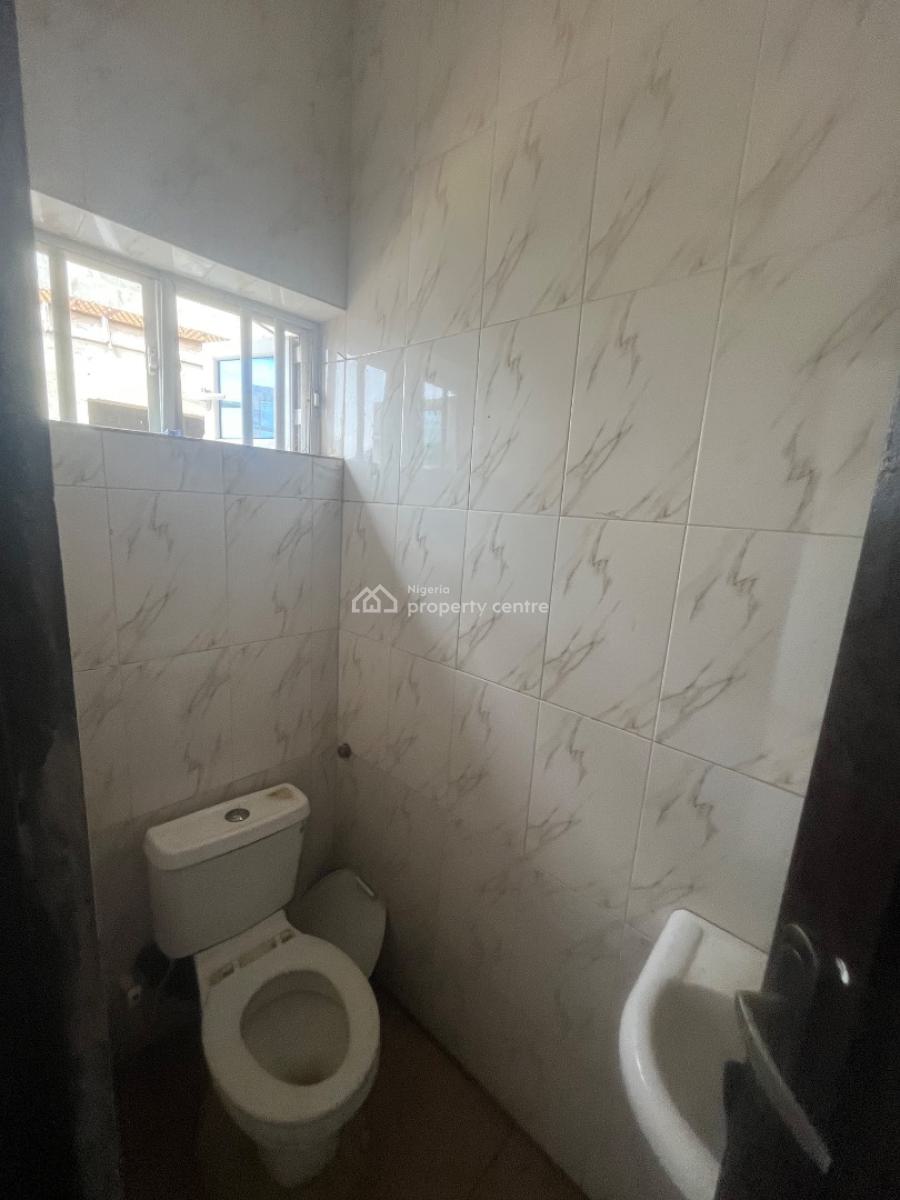 Spacious Clean Shared Apartment Single Room, Lekki Scheme 2, Ajah, Lagos, Flat / Apartment for Rent
