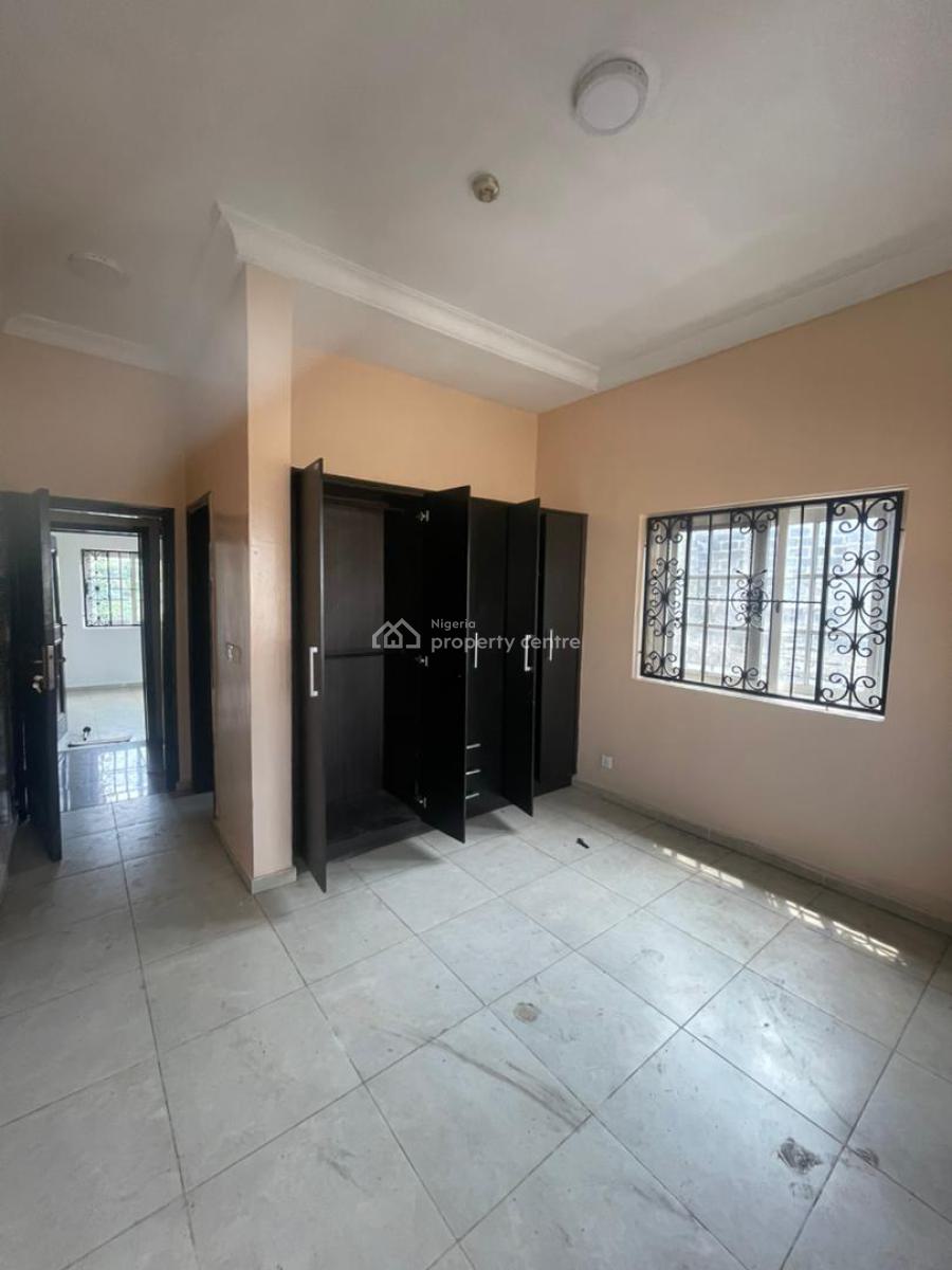 a Self Serviced Three 3 Bedroom Apartment Upstairs, U3 Estate, Lekki, Lagos, Flat / Apartment for Rent