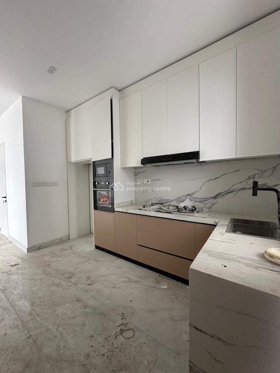 Beautifully Built 2 Bedroom Apartment with Elevator & Gym, Lekki Phase 1, Lekki, Lagos, Flat / Apartment for Sale