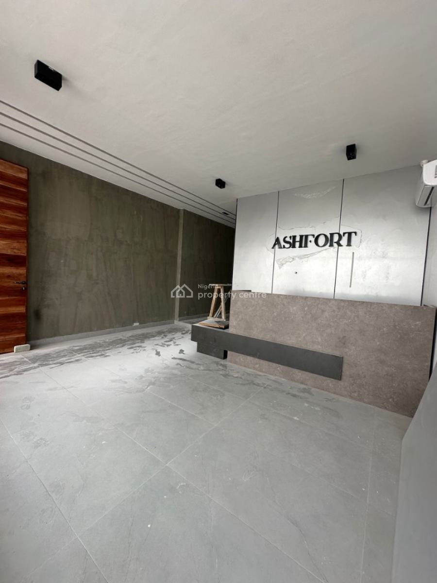 Beautifully Built 2 Bedroom Apartment with Elevator & Gym, Lekki Phase 1, Lekki, Lagos, Flat / Apartment for Sale